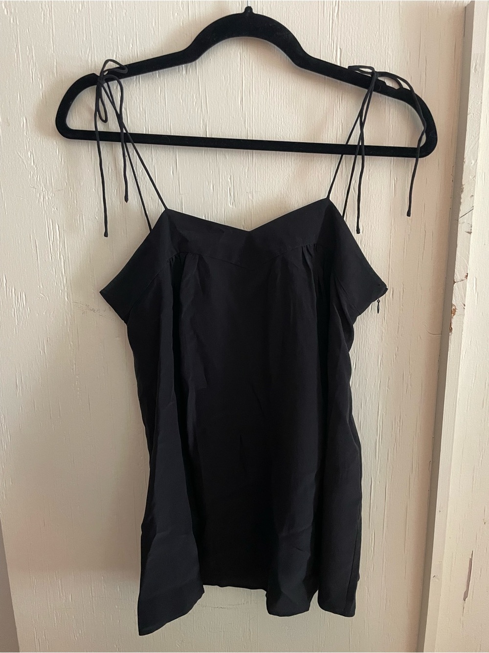 Silk elegant tank top with tie straps